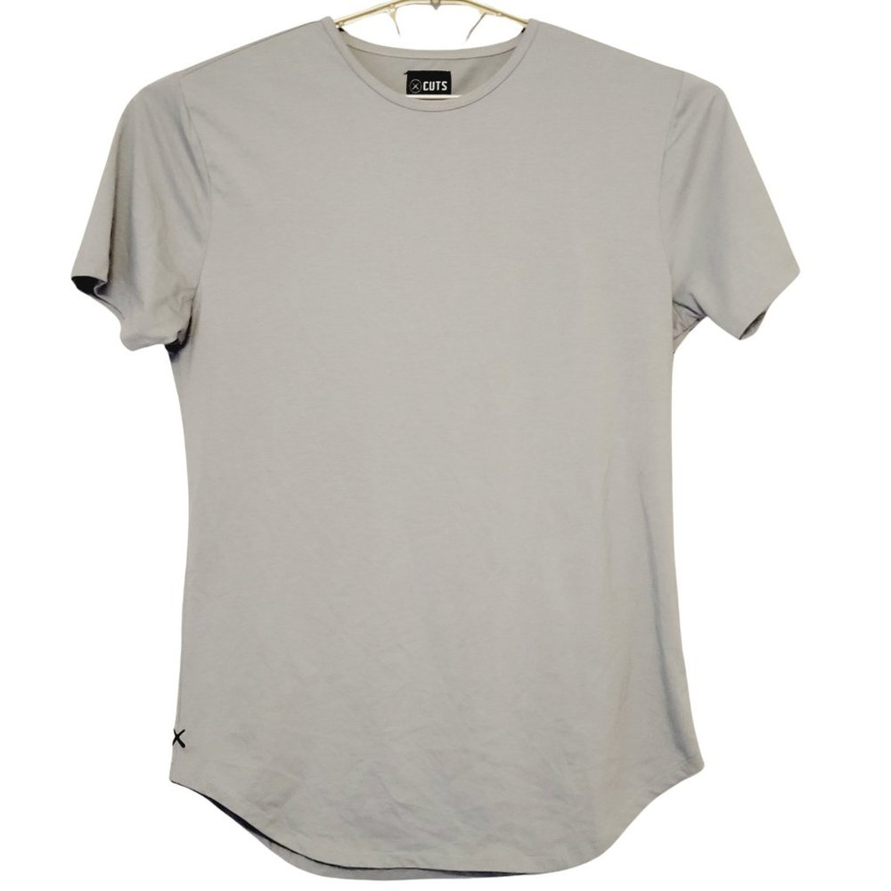 Cuts Clothing Men's Elongated Hem Henley Signature Fit 4-Way Stretch Tee T-Shirt